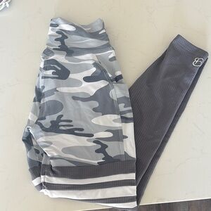 Bombshell sports wear leggings